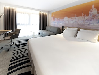 Superior Room, 1 Queen Bed with Sofa bed