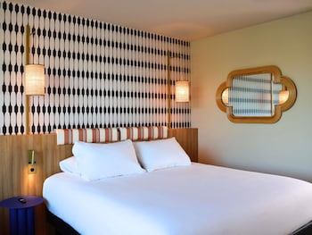 Privilege, Room, 1 King Bed with Sofa bed, Garden View