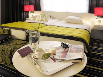 Classic Room with patio view - Twin beds