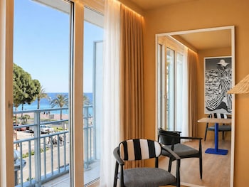 Privilege, Room, 2 Twin Beds, Garden View