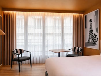Superior Room, 1 Double Bed (City side)