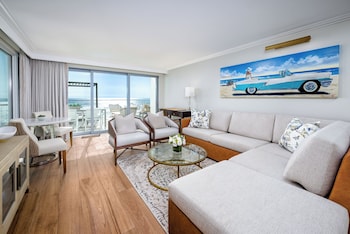 Oceanfront Vista Suite