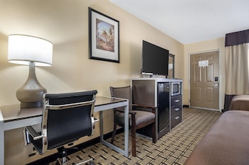 Standard Room, 2 Queen Beds, Non Smoking, Refrigerator & Microwave
