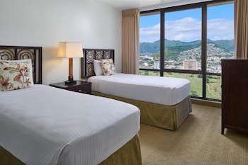 Penthouse, 2 Bedrooms, 2 Bathrooms, Mountain View