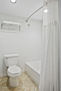Standard Room (King - View)
