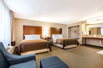 Standard Room, 2 Queen Beds, Accessible, Roll-In Shower, Courtyard View