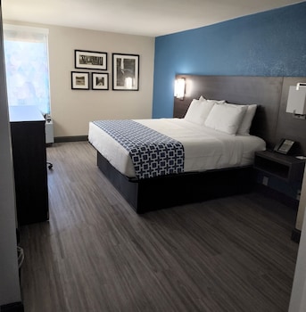 Suite, 1 King Bed, Non Smoking