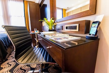 Club Twin Room