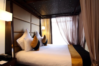 Suite (Four Poster)