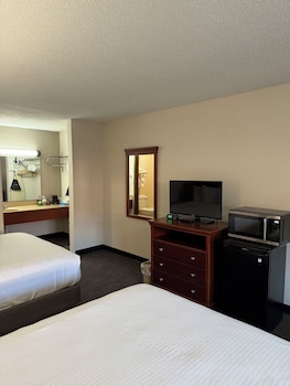 Standard Room, 2 Queen Beds, Smoking