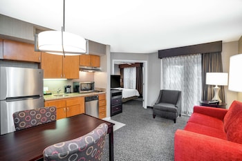 Suite, 1 Queen Bed, Accessible (Hearing)
