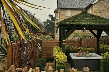 Luxe Hot Tub Suite