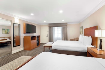 Suite, 2 Queen Beds, Non Smoking, Refrigerator & Microwave (Larger Room)