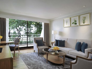 Wellness Suite, 1 King Bed, Club Access