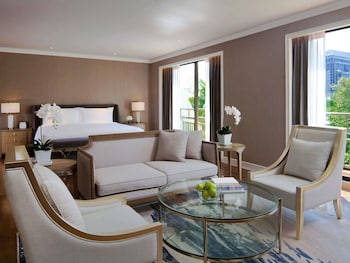 Presidential Suite, Club Access