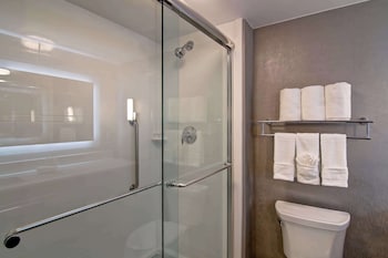 Suite, 1 King Bed, Non Smoking