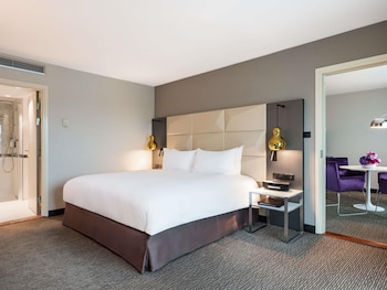 Suite, 1 King Bed (Pilsudski Square View)