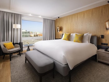 Luxury Suite, 1 King Bed, Kitchenette (Opera)