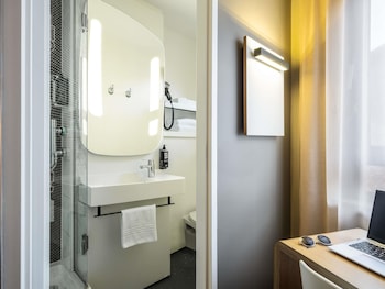 Room, Multiple Beds