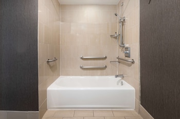 Room, 1 King Bed, Accessible, Bathtub