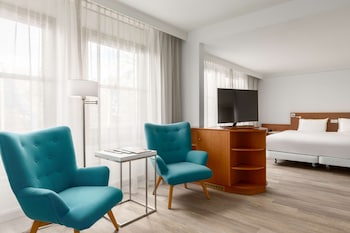 Junior Suite (Extra Bed 2 adults + 1 child)