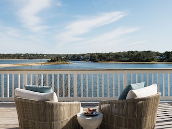 Hydrangea Water View Two Queen