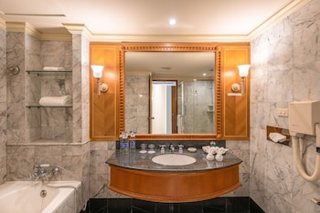 Executive Room, 2 Twin Beds, River View