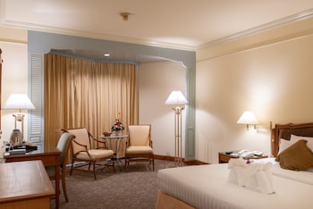 Premier Room, 1 King Bed, River View