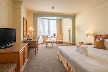Premier Room, 1 King Bed, River View
