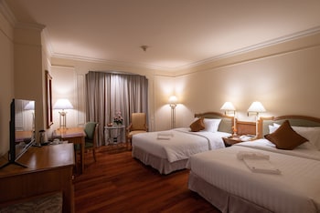 Executive Room, 2 Twin Beds, River View