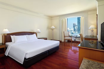 Executive Room, 1 King Bed, River View