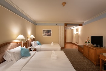 Premier Room, 1 King Bed, River View
