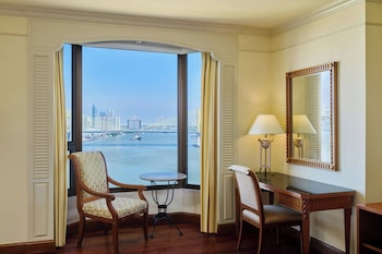Executive Room, 1 King Bed, River View