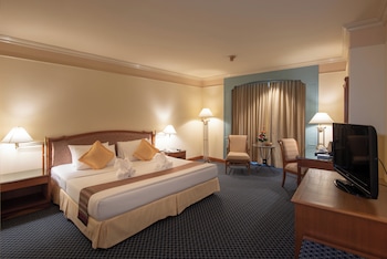 Deluxe Room, 1 King Bed, River View