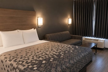 Standard Room, 1 King Bed, Smoking