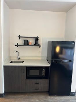 Suite, 1 King Bed, Non Smoking