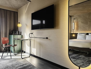Executive Room, 1 Queen Bed