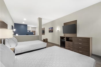 Family Suite, 2 Queen Beds, Non Smoking (with Sofabed)