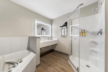 Suite, 1 King Bed, Non Smoking, Jetted Tub