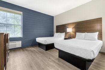 Family Suite, 2 Queen Beds, Non Smoking (with Sofabed)