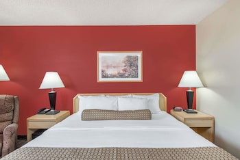 Standard Room, 1 Queen Bed