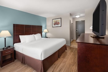Standard Room, 1 King Bed, Non Smoking