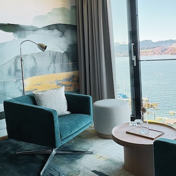 Lake View Deluxe Room