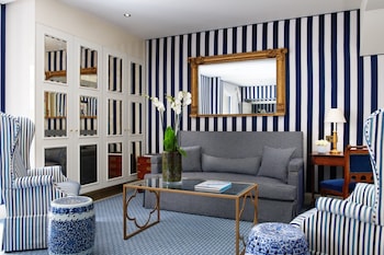 Suite (91) The Bedford)