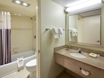 Room, 2 Queen Beds