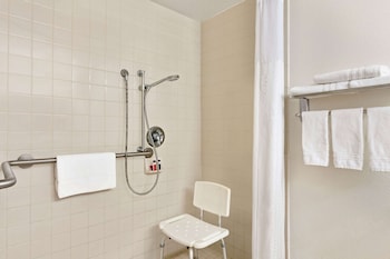 Room, 1 King Bed, Accessible, Non Smoking (Mobility/Hearing Impaired)