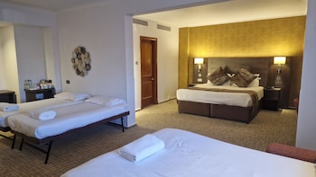 Suite, Multiple Beds