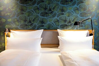 Room (THE ONE)