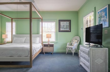 The James Classic | Second Floor King