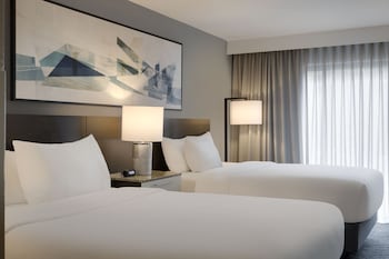 Room, 2 Queen Beds (Mobility/Hearing Accessible, Tub)